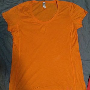Under armor tee NWOT